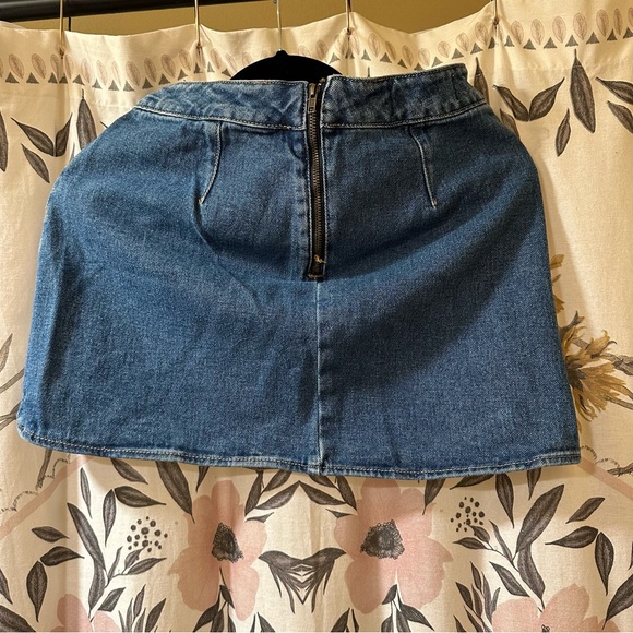 Denim Pacsun mini skirt with zipper size 26 (like a small) - Picture 2 of 3